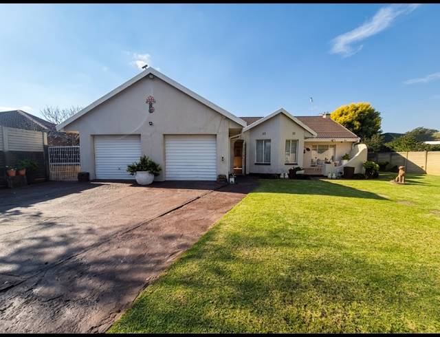 3 BEDROOM HOUSE FOR SALE IN SONLAND PARK